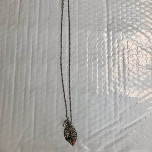 Dainty necklace never worn